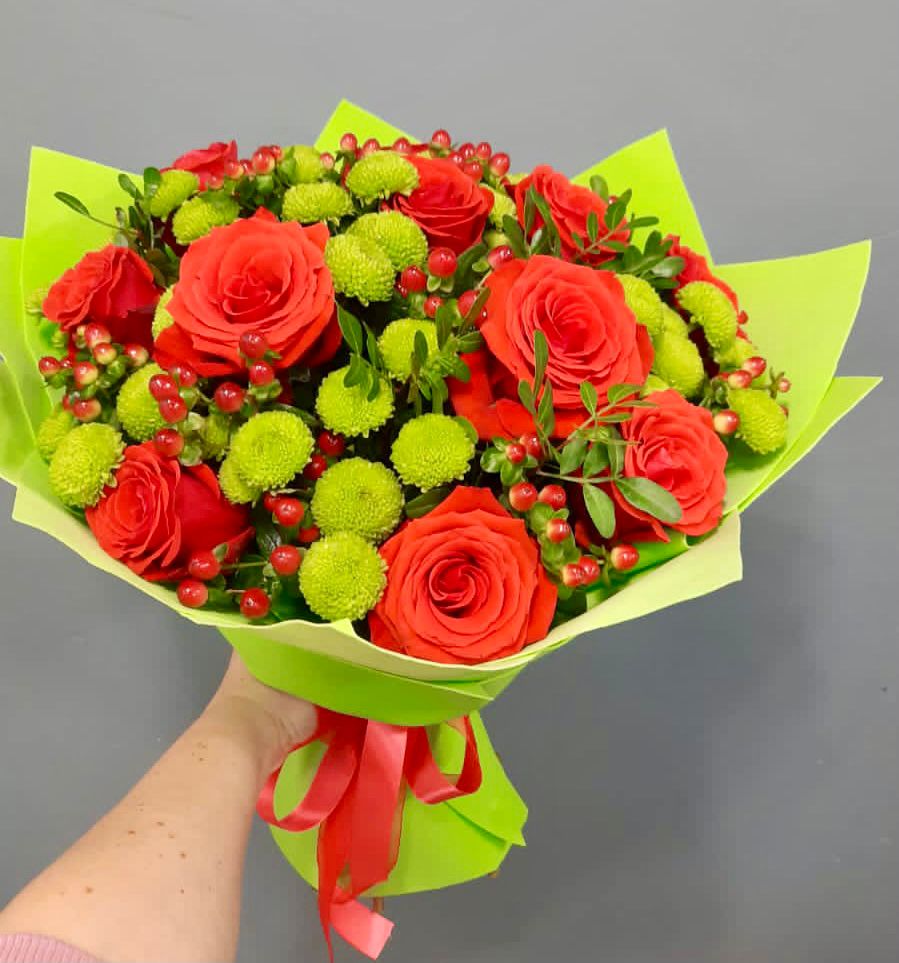 Букет цветов из: Хризантемы и Розы в Мамадыш