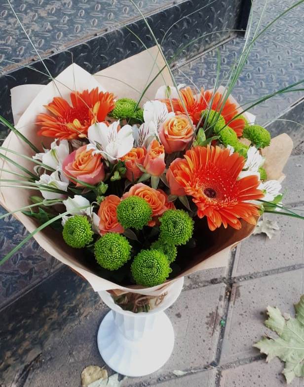 Букет цветов из: Герберы, Хризантемы, Альстромерии и Розы в Мамадыш