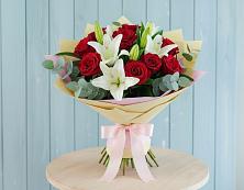 Букет цветов из:  Лилии и Розы в Мамадыш
