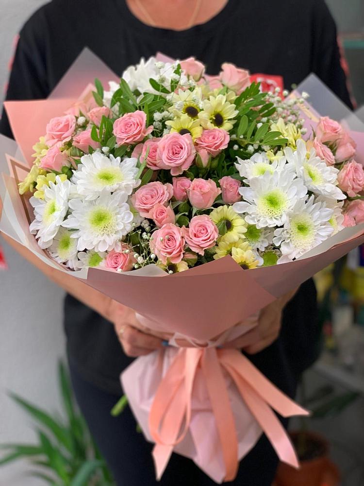 Букет цветов из: Розы и Хризантемы в Мамадыш