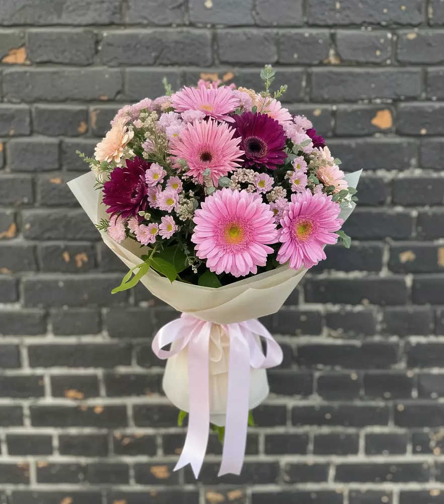 Букет цветов из: Герберы и Хризантемы в Мамадыш