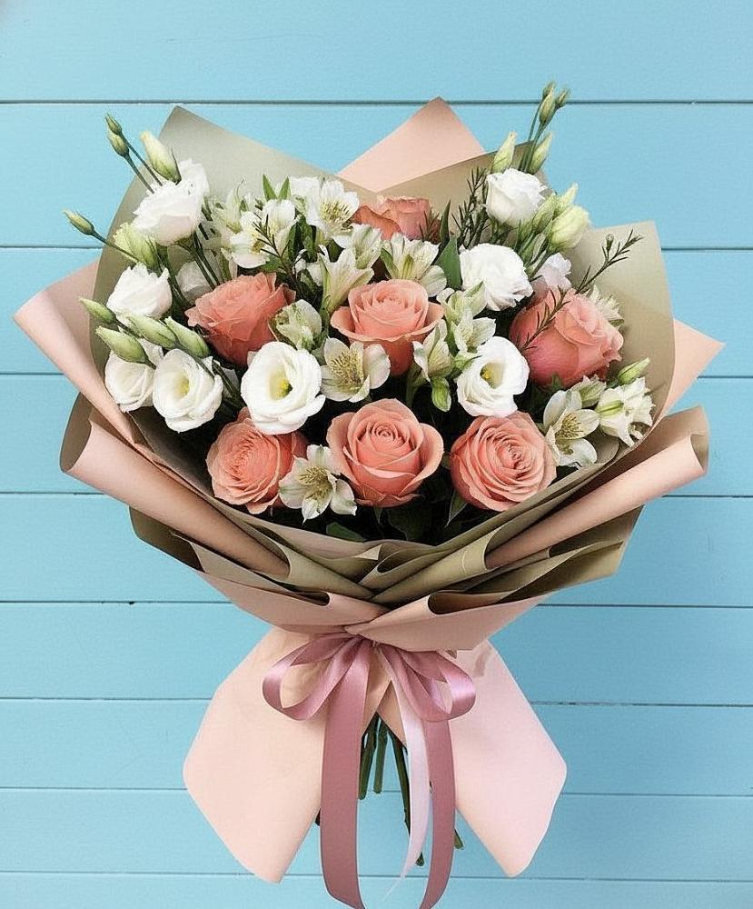 Букет цветов из: Розы, Альстромерии и Лизиантусы в Мамадыш