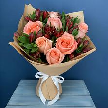 Букет цветов из:  Розы и Альстромерии в Мамадыш