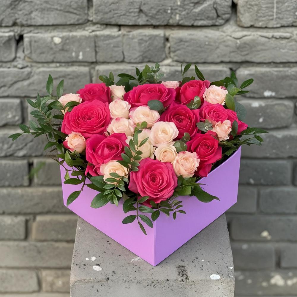 Цветочная композиция из Розы в коробке в Мамадыш