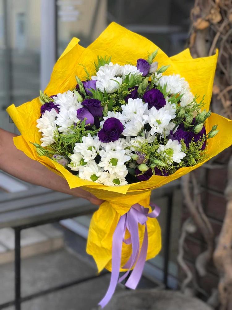 Букет цветов из: Ирисы, Хризантемы и Ромашки в Мамадыш