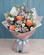 Букет цветов из:  Лизиантусы, Розы, Альстромерии и Гипсофила в Мамадыш