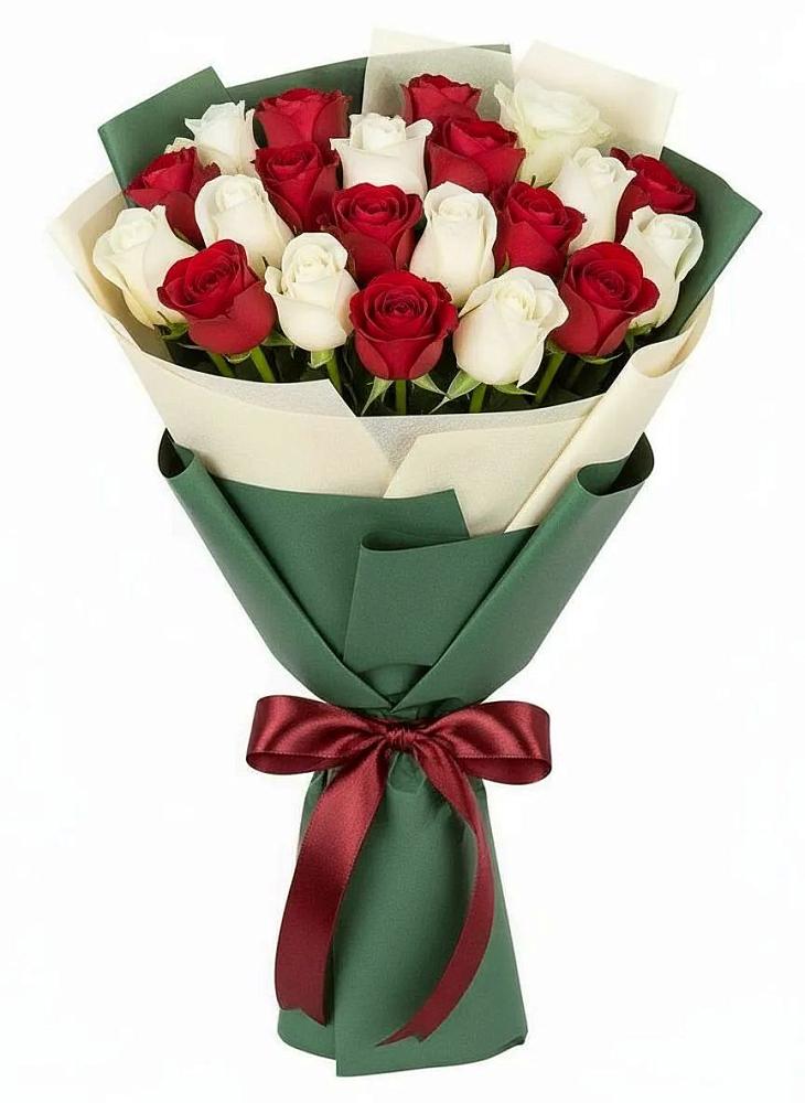 Букет Микс из красных и белых роз в Мамадыш