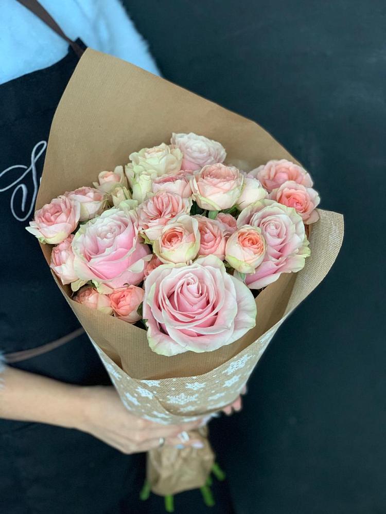 Букет цветов из: Хризантемы и Розы в Мамадыш