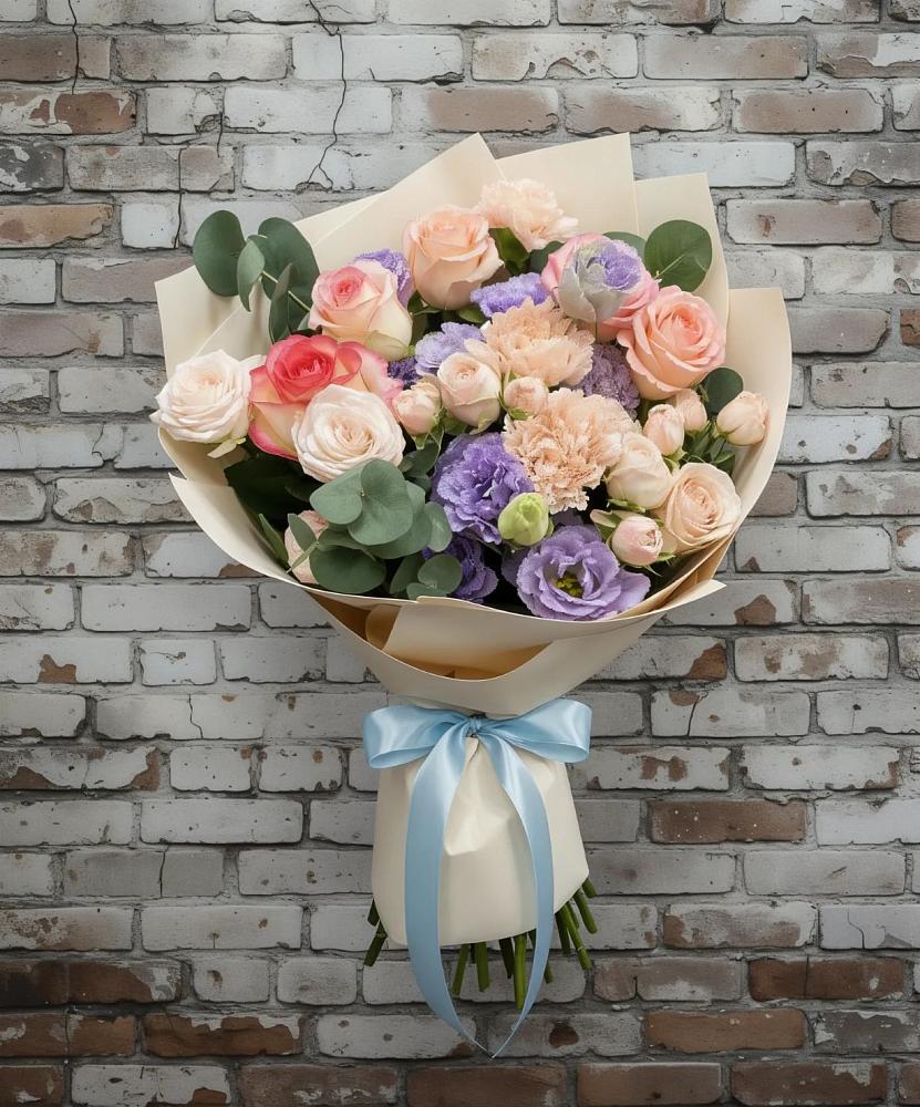 Букет цветов из: Розы, Лизиантусы и Гвоздики в Мамадыш