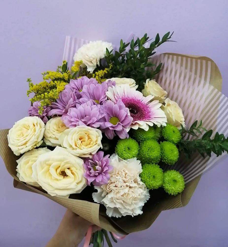 Букет цветов из: Хризантемы, Розы, Гвоздики и Герберы в Мамадыш