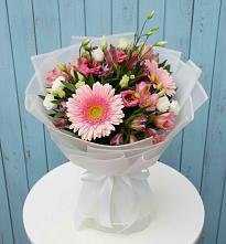 Букет цветов из:  Герберы, Альстромерии и Лизиантусы в Мамадыш