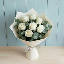 Букет Белые розы в Эвкалипте в Мамадыш