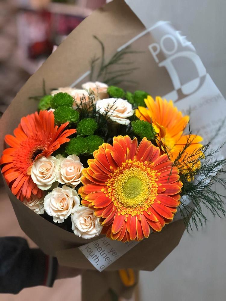 Букет цветов из: Герберы, Хризантемы и Розы в Мамадыш