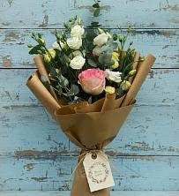 Букет цветов из:  Розы и Лизиантусы в Мамадыш